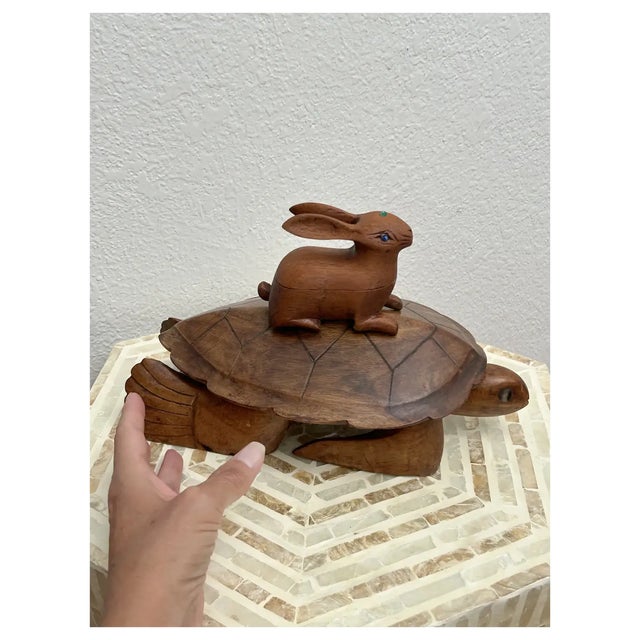 Cinnamon 1970s Ooak Wood Sea Turtle/Rabbit/Emerald/Lapis Box For Sale - Image 8 of 10