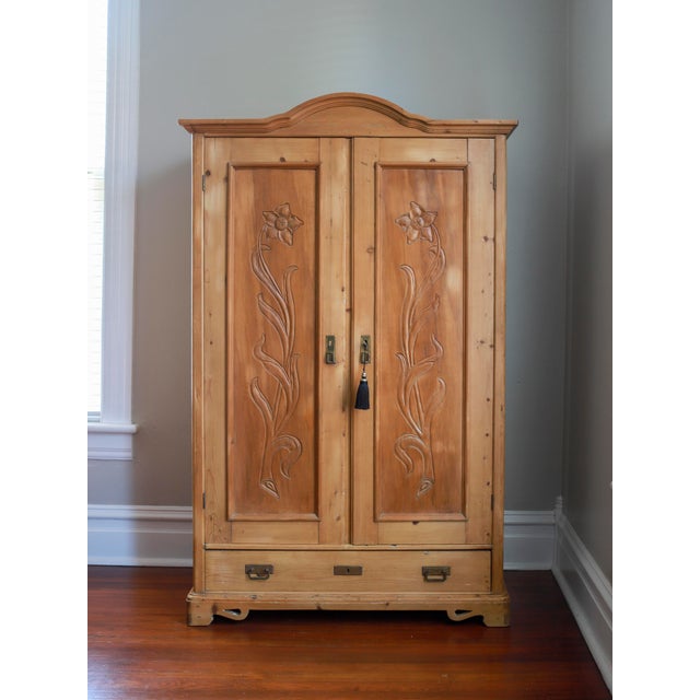 19th Century French Pine Wardrobe, Armoire, Linen Press For Sale - Image 12 of 13