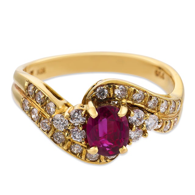 Contemporary Vintage Ruby Diamond 18k Yellow Gold Swirl Ring, Size 5.5 For Sale - Image 3 of 6