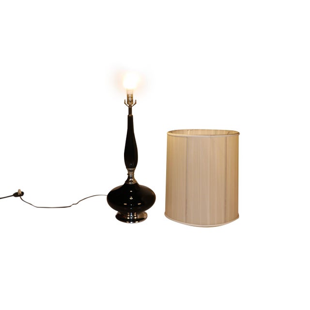 Mid Century Hollywood Regency Black Ceramic Chrome Table Lamp For Sale In Baltimore - Image 6 of 10
