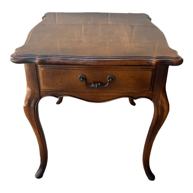 Vintage Ethan Allen French Provincial Lamp Table / Nightstand / Side Table For Sale