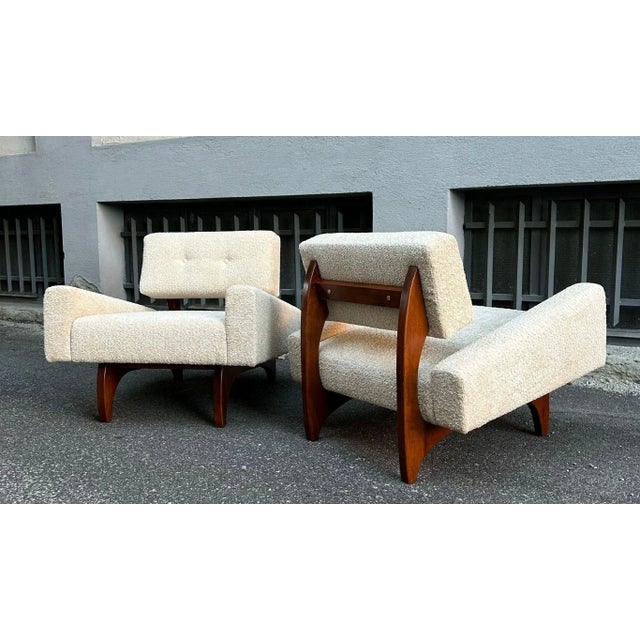 Mid-Century Modern Set of Square Armchairs with Wooden Base and White Bouclé Fabric, 2000s For Sale - Image 3 of 7