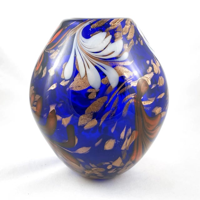 Stunning contemporary Italian Murano glass vase, attributed to Davide Dona. The beautiful decoration is achieved with gold...