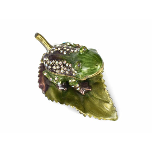 Late 20th Century Sitting Frog One a Leaf Figurine Trinket Box For Sale - Image 6 of 9