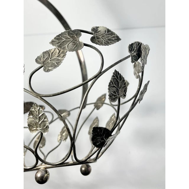 Metal 1940s English Silverplate Openwork Leaf Motif Basket Serving Bowl & Glass Inserts- 3 Pieces For Sale - Image 7 of 13