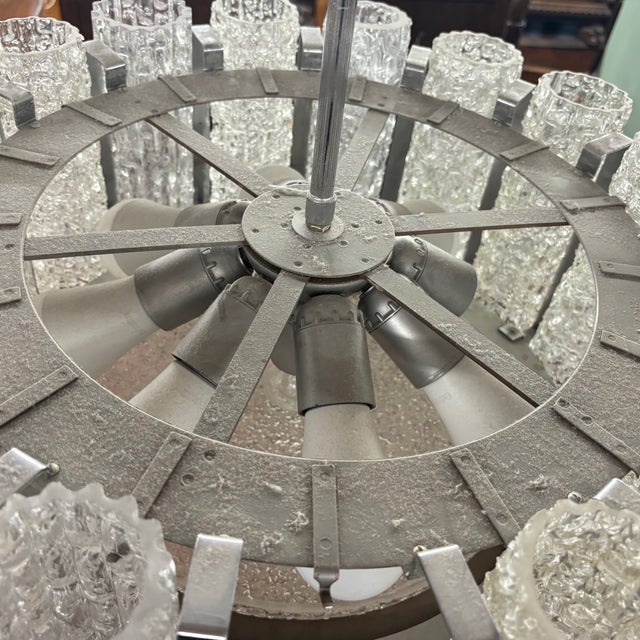 Glass Doria Chandelier with Metal Stem, 17 Glasses and 9 Light Points from Venini, 1900 For Sale - Image 7 of 12