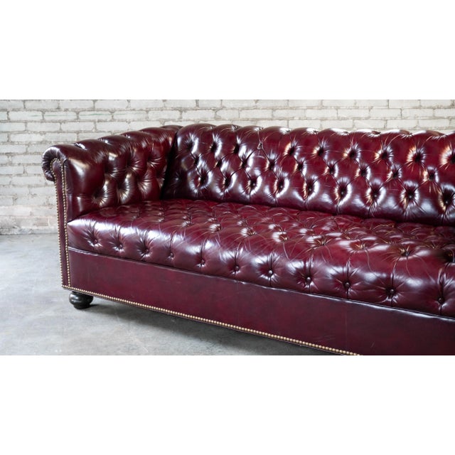 Red Late 20th Century English Traditional Chesterfield Tufted Oxblood Leather Sofa For Sale - Image 8 of 18