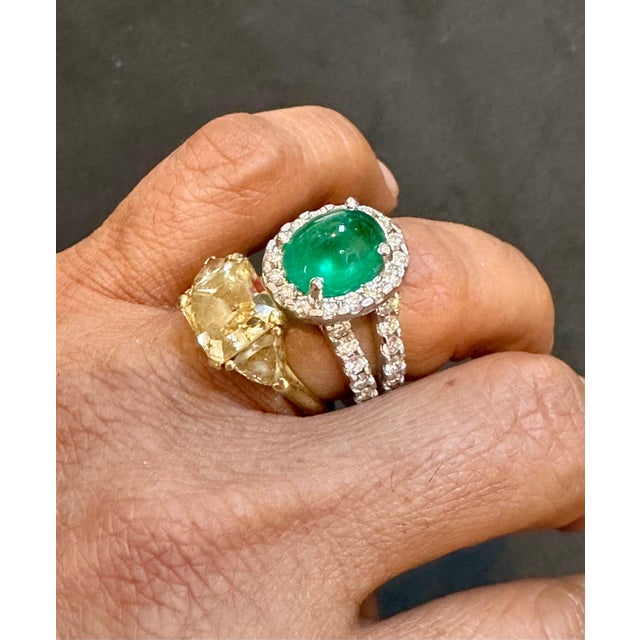 2010s 5 Carat Zambian Emerald Cabochon & Diamond Cocktail Ring 18 Karat White Gold For Sale - Image 5 of 18