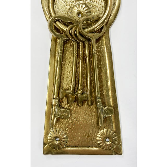 Metal Vintage Key Ring Motif Brass Door Knocker For Sale - Image 7 of 8