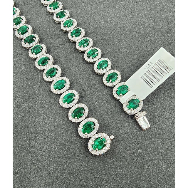 Early 21st Century 33.76 Ct Natural Emerald & Diamond Necklace Platinum For Sale - Image 5 of 8