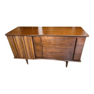 Mid-Century Modern Curved and Sculpted Walnut Lowboy Dresser For Sale