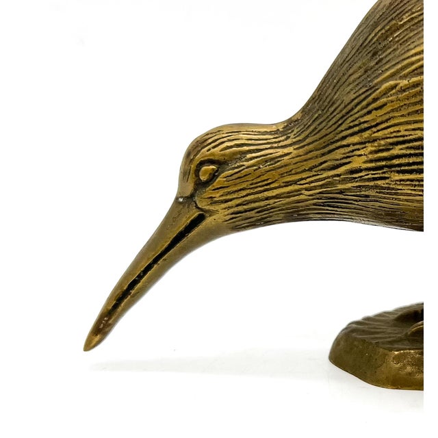 Mid-Century Modern Vintage Brass Kiwi Bird Figurine – New Zealand – Hollywood Regency / British Colonial For Sale - Image 3 of 10