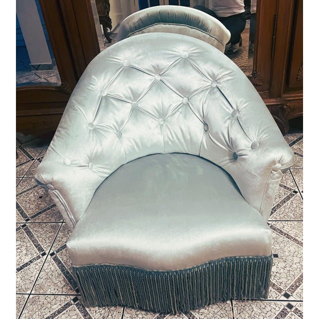 Elegant, fully restored Art Deco/vintage armchair from the 1950s-1960s. This piece has undergone a complete renovation –...