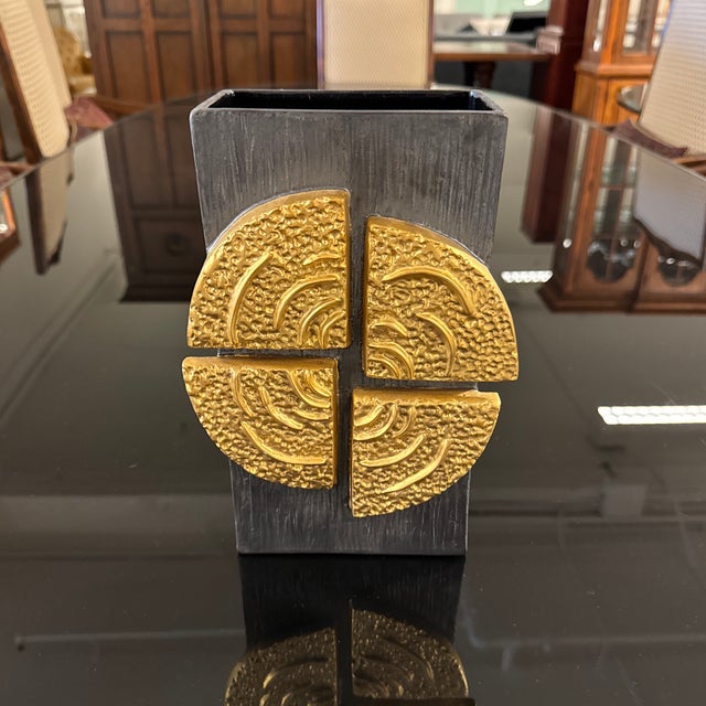 Design Plus Gallery presents the Osaka Vase from Jonathan Adler. Inspired by Brutalist architecture, this rectangular...