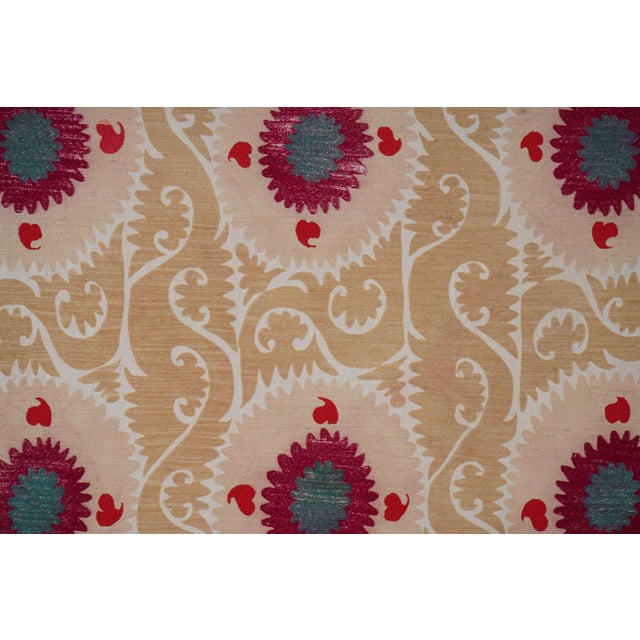 Textile Beige Uzbek Suzani Rug – Red Teal Floral Embroidery – Boho Handmade Textile 7'5'' X 10'3'' For Sale - Image 7 of 15