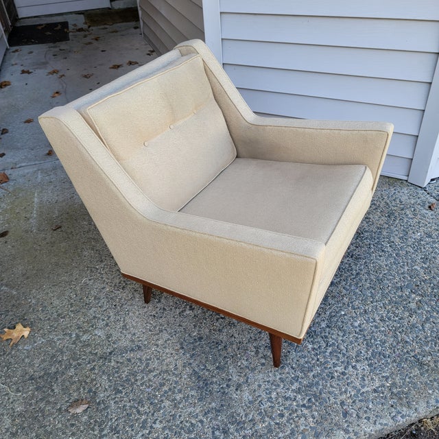 Mid-Century Modern 1970s Milo Baughman for James Inc. Style Club Chair For Sale - Image 3 of 12