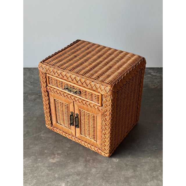 Woven Wicker Nightstand With Braided Rope Trim, 1980s For Sale In Greensboro - Image 6 of 17