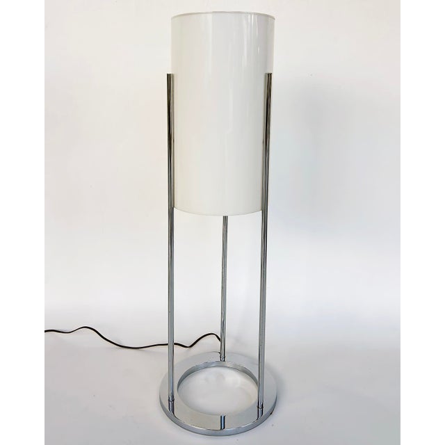 Mid-Century Modern 1960s Minimalist Chrome Acrylic Table Lamp, Paul Mayen for Habitat For Sale - Image 3 of 7