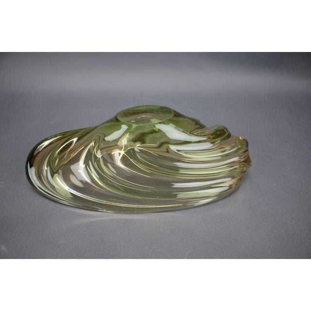 Andromeda Glass Bowl by Jaroslav Beránek for Skrdlovice, Czechoslovakia, 1950 For Sale - Image 6 of 8