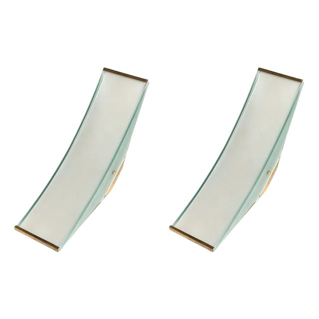 Model 2135 Wall Lamps in Satin Glass and Brass by Max Ingrand for Fontana Arte, 1960s, Set of 2 For Sale