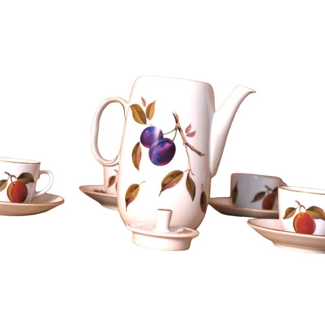 Evesham Porcelain Coffee and Tea Service from Royal Worcester, England, 1960s, Set of 11 For Sale - Image 9 of 11