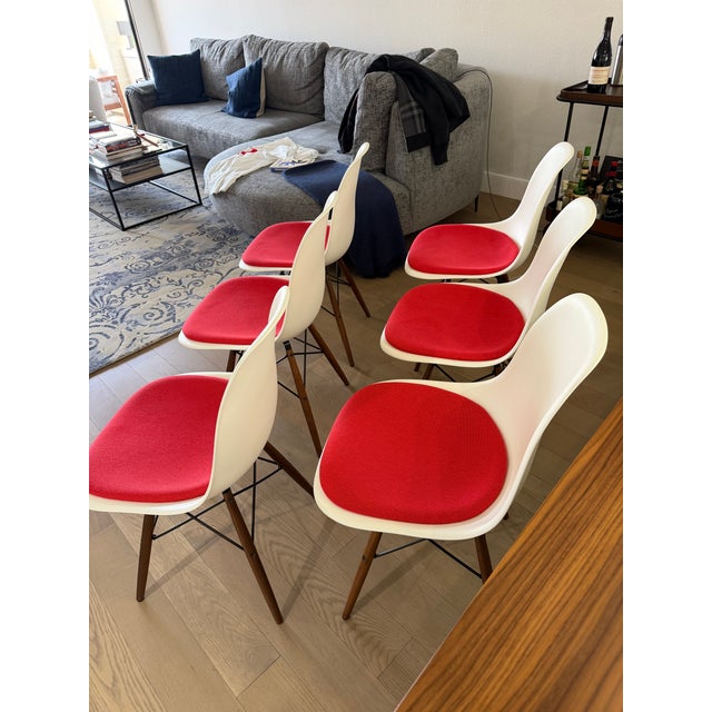 Herman Miller Set of Six Herman Miller Eames Molded Plastic Side Chairs For Sale - Image 4 of 7