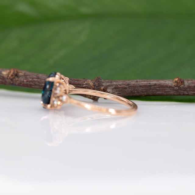 3.2Ct London Blue Topaz Ring With Earth-Mined Diamond Accents: Solid 14k Gold, Size 6.75 For Sale - Image 10 of 10
