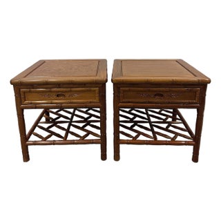 Mid 20th Century Pair of Vintage Chinese Carved Rosewood Night Stand/End Table For Sale