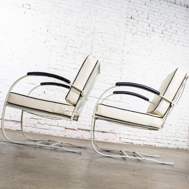 Early to Mid-20th Century Art Deco Streamline Moderne Springer Base Black & White Lounge Chairs Attributed to Wolfgang Hoffman For Sale - Image 11 of 18