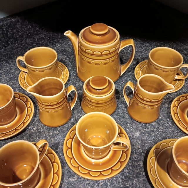 Mid-Century Modern 1960s Mid Century Caramel Colored Dish Set With Minimal Flower Pattern- 17 Pieces For Sale - Image 3 of 3