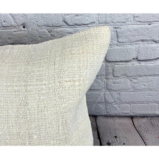 Turkish 20 x 20 Hemp Pillow Turkish Cushion Natural Grayish White Pillow Cushion Cover For Sale - Image 3 of 4