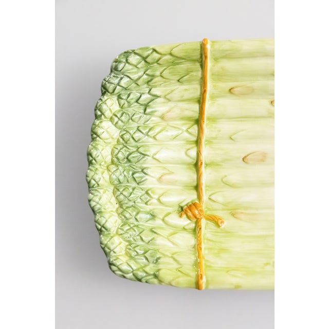 Vintage Italian Majolica Trompe l'Oeil Asparagus Footed Dish For Sale In Houston - Image 6 of 8