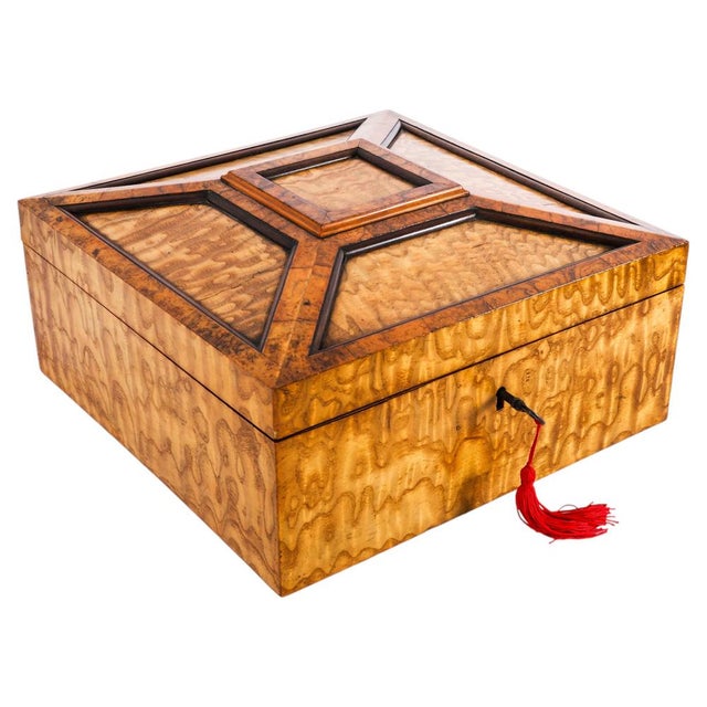 Large Antique Victorian Burr Maple and Burr Walnut Casket, 19th Century For Sale - Image 10 of 10