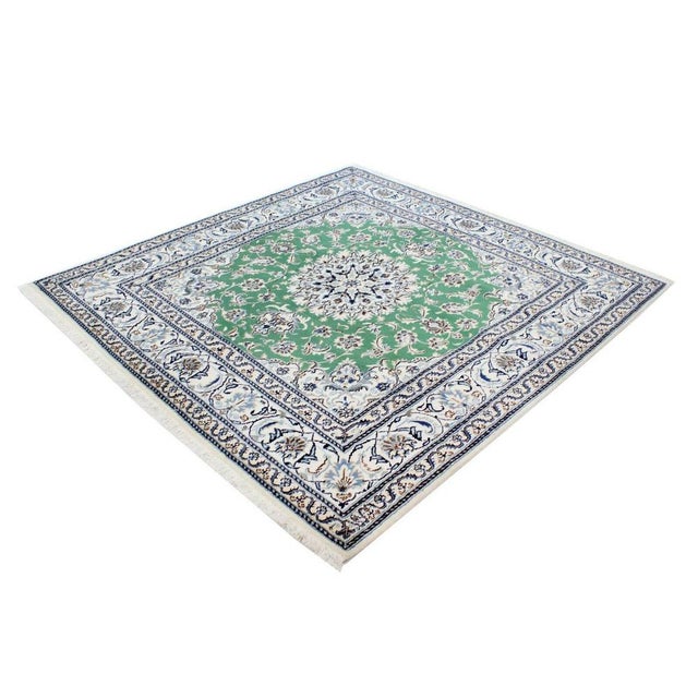 Description Welcome to Carpet Bazaar Welcome to an extensive selection of hand-knotted rugs - always at hand At Carpet...