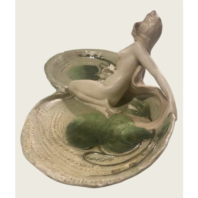 Late 19th Century Art Nouveau Ernst Wahliss Amphora Nude Maiden With Lily Pads Large Tray For Sale - Image 5 of 10