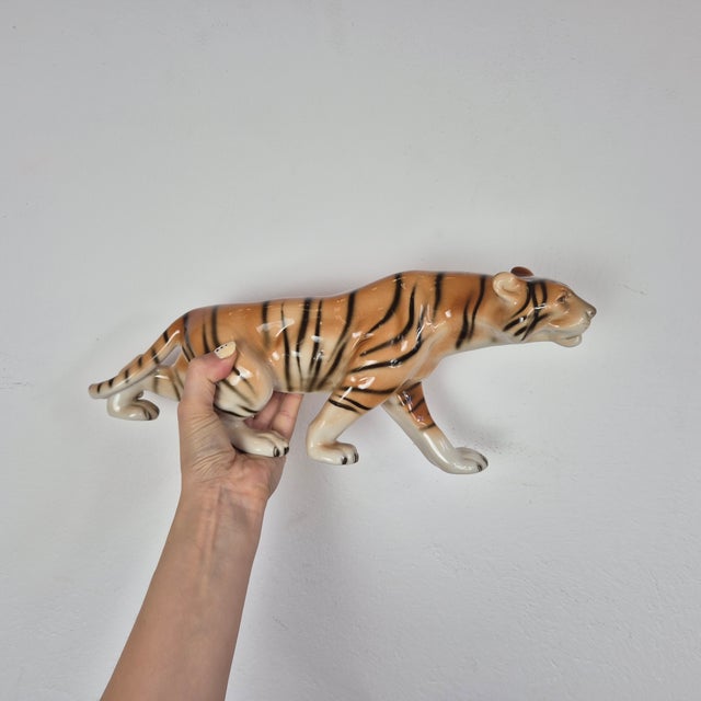 Mid-Century Modern Porcelain Tiger Figurines from Royal Dux Bohemia, Former Czechoslovakia, 1960s, Set of 3 For Sale - Image 3 of 11