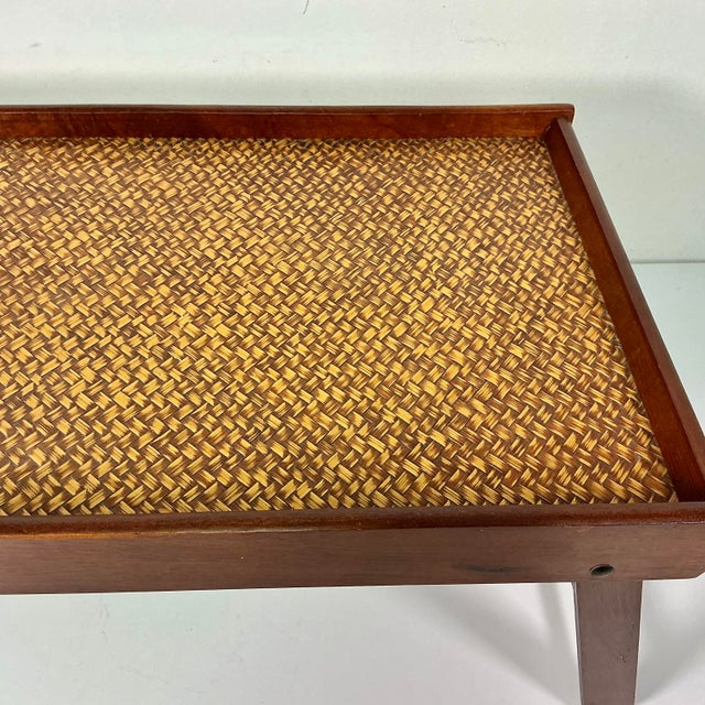 1980s Vintage Boho Chic Coastal Woven Rattan Top Wood Lap Tray For Sale - Image 13 of 15