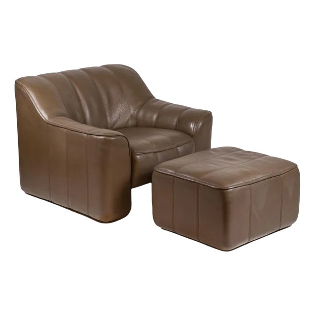 Set of Armchair and Ottoman in Leather, 1970s For Sale
