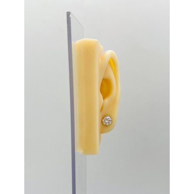 Stunning 3.06 ct. FG SI1-SI2 white diamond rounds. Handmade in 18k white gold martini setting. Comes with GIA certificates.