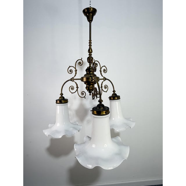 Art Nouveau-style three-light chandelier, opaline glass, 1960 Brass frame, good condition, intact glass. Diameter 73 cm...