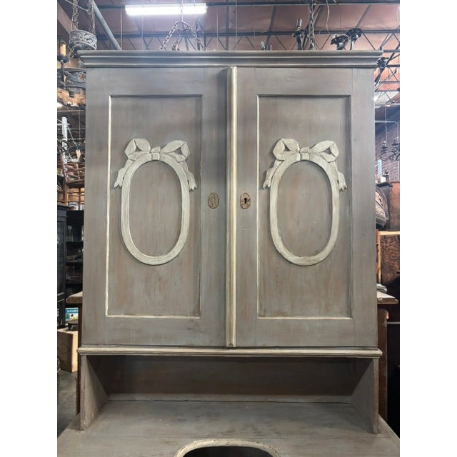 Early 19th Century Swedish Painted Skap Cabinet For Sale - Image 16 of 18