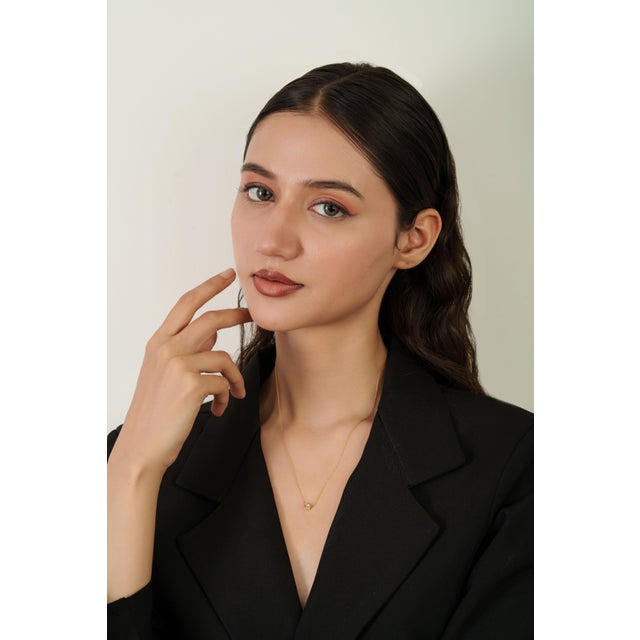 Yellow Prong-Set 1Carat Natural Yellow Diamond Heart Necklace in 18k Yellow Gold For Sale - Image 8 of 17