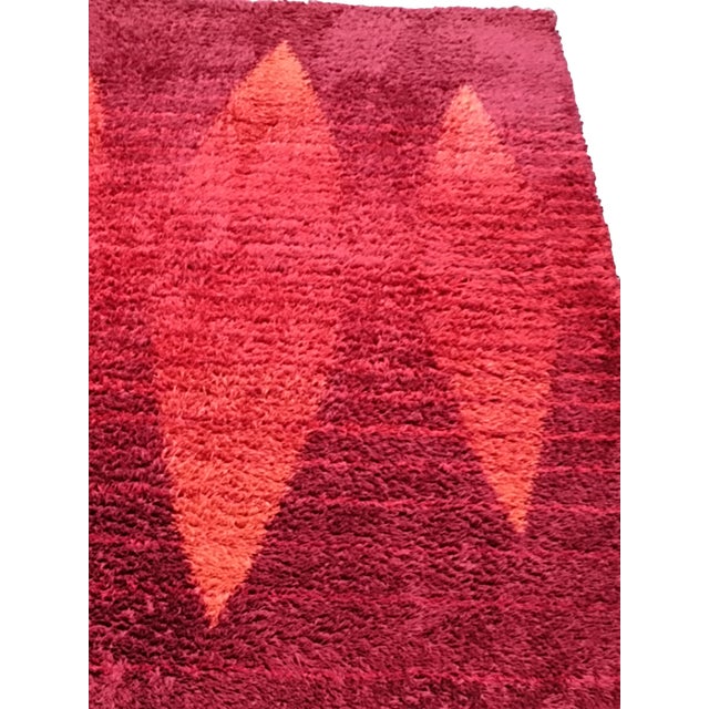 Geometric Rya Rug in Red Wool, 1970s For Sale - Image 4 of 6