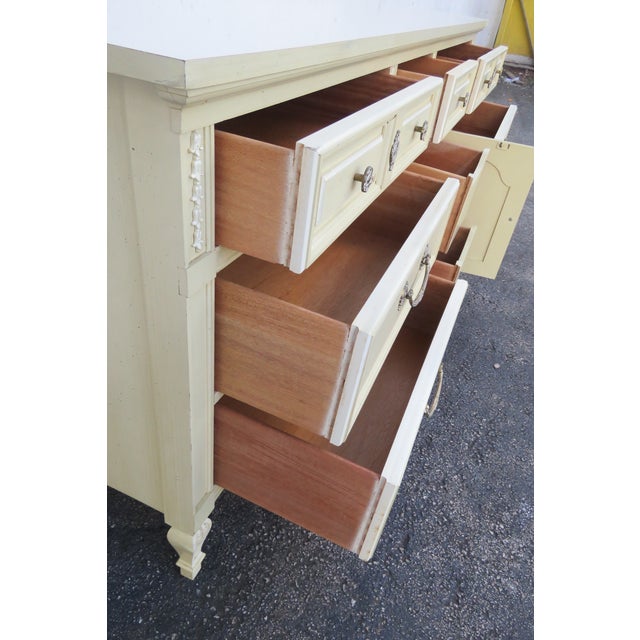 Mid 20th Century Mid 20th Century Dixie French Shabby Chic Painted Long Dresser Bathroom Vanity Tv Console 6223 For Sale - Image 5 of 18