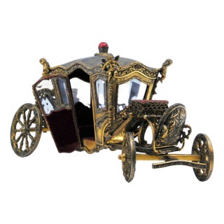 Silver-Gilt Carriage with Portuguese Coat of Arms Engravings, Garlands, Angelic Figures and Glass Applications For Sale