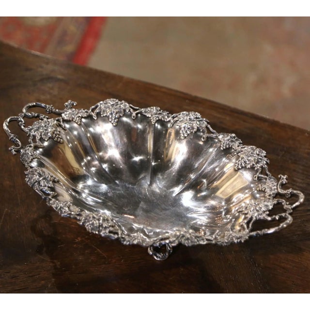 French 19th Century French Silver Plated Bread Basket With Vine Decor For Sale - Image 3 of 13