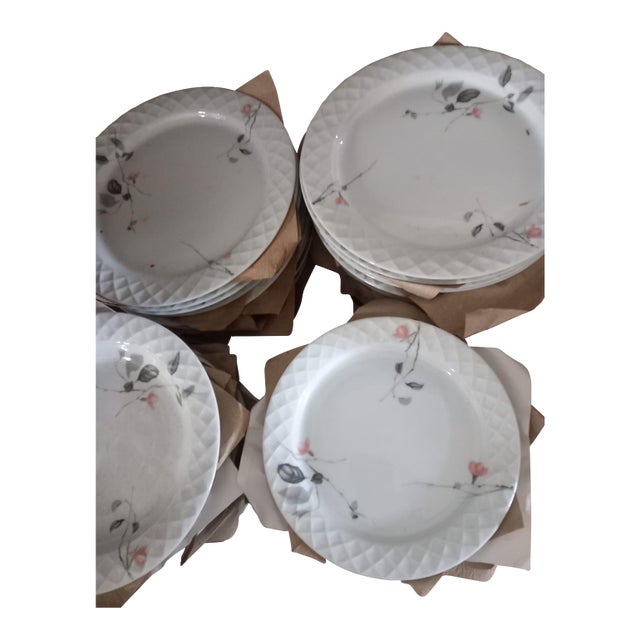 New 1980s 75 Pieces European Dinner Set Diamond Shape Rim For Sale