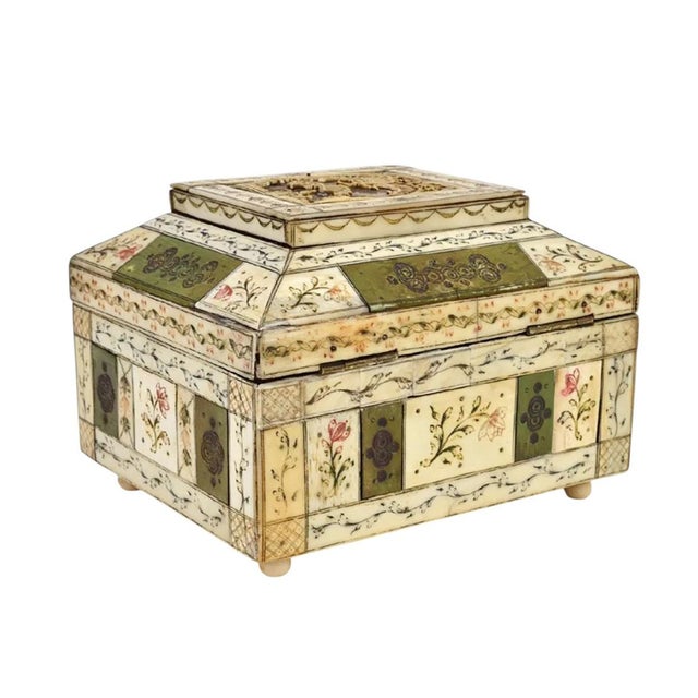 19th Century Carved and Etched Bone Box, Circa 1860 For Sale In Dallas - Image 6 of 7