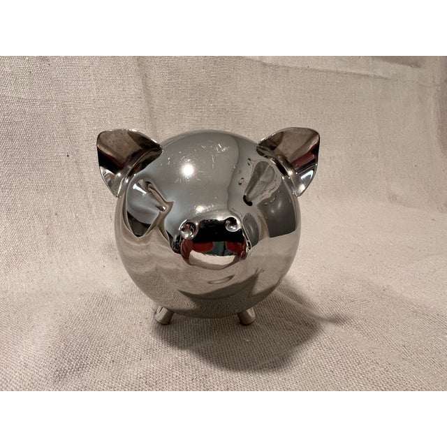 Chrome plated metal piggy bank in excellent condition. Ideal for study, kids room, vignettes.