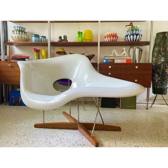 1990s Vintage 1990s Eames La Chaise Lounge Chair For Sale - Image 5 of 7